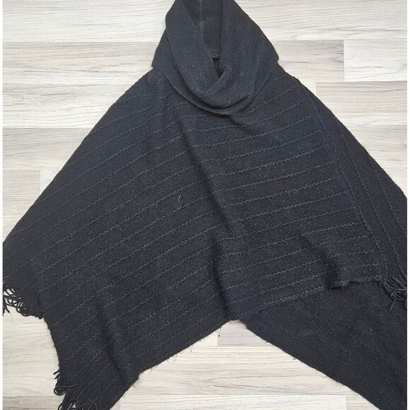 BCBG MAXAZRIA Womens Black Knit Poncho Fringe Sweater Size Small - Picture 1 of 6